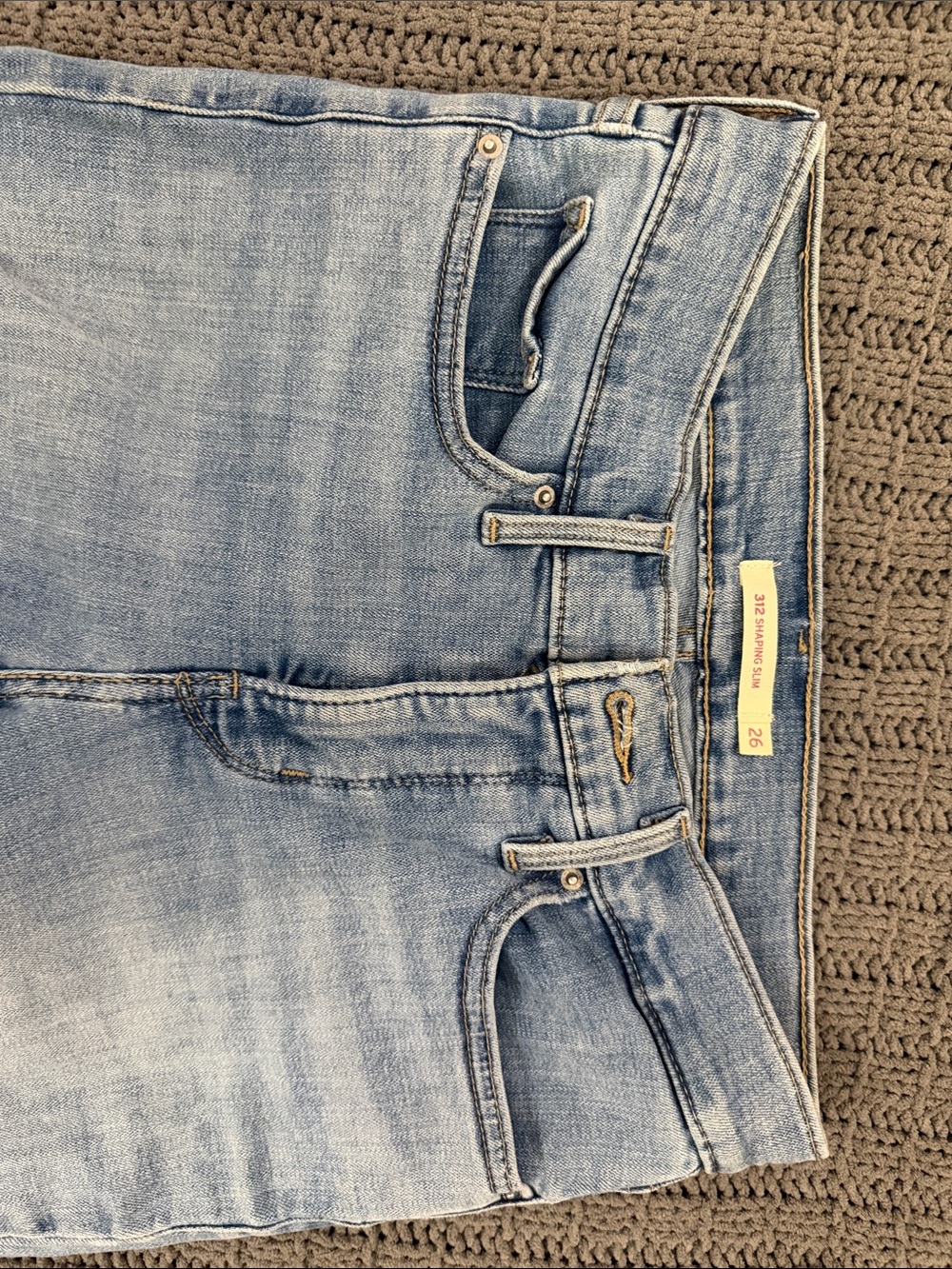 Levi's Light Blue Skinny Jeans - Picture 2 of 6